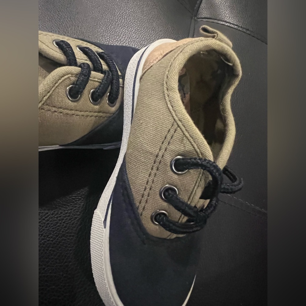 Osh Kosh Bigosh Boys Shoes size 8 - Picture 3 of 6